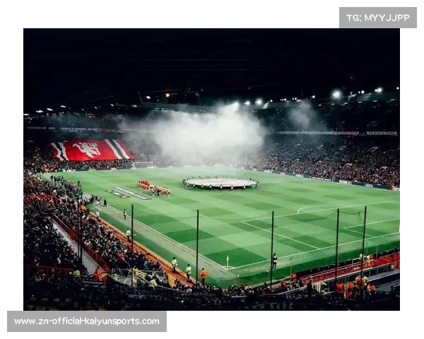 曼市德比现场出现巨大TIFO，向曼联传奇致敬